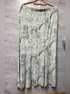 Light Green Paisley A-Line Women's Skirt